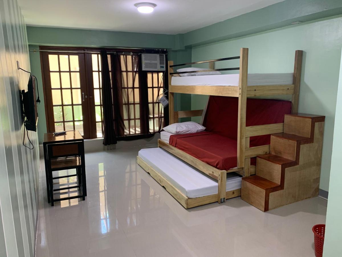 Beinte Singko de Marso Apartments Candon Exterior foto
