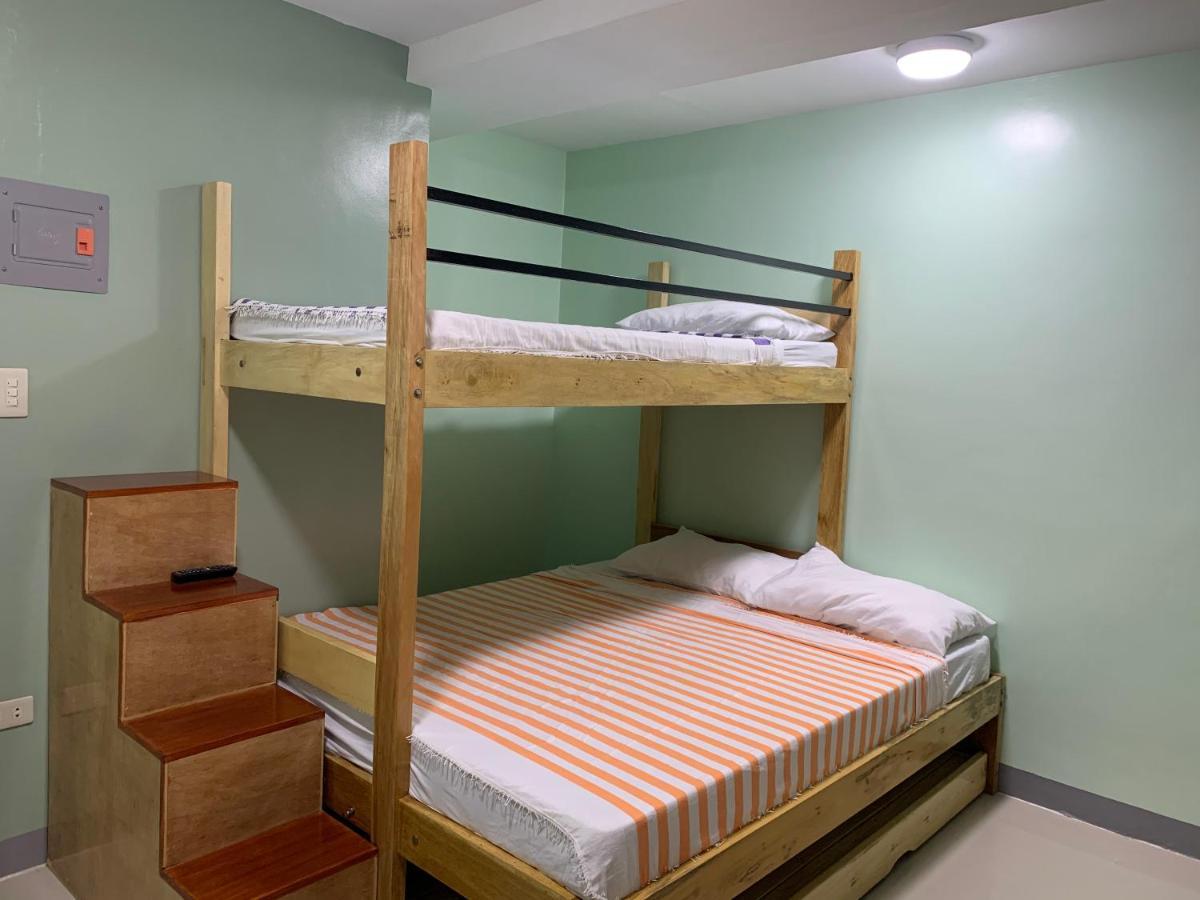 Beinte Singko de Marso Apartments Candon Exterior foto