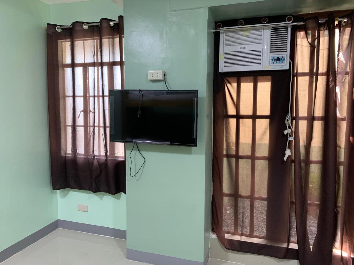 Beinte Singko de Marso Apartments Candon Exterior foto