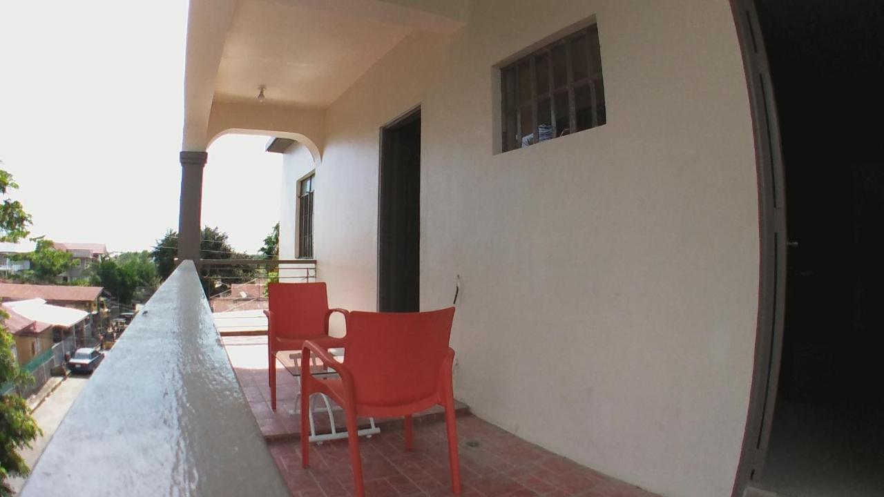 Beinte Singko de Marso Apartments Candon Exterior foto
