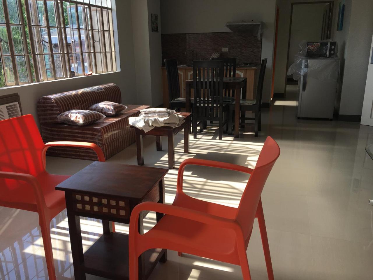 Beinte Singko de Marso Apartments Candon Exterior foto