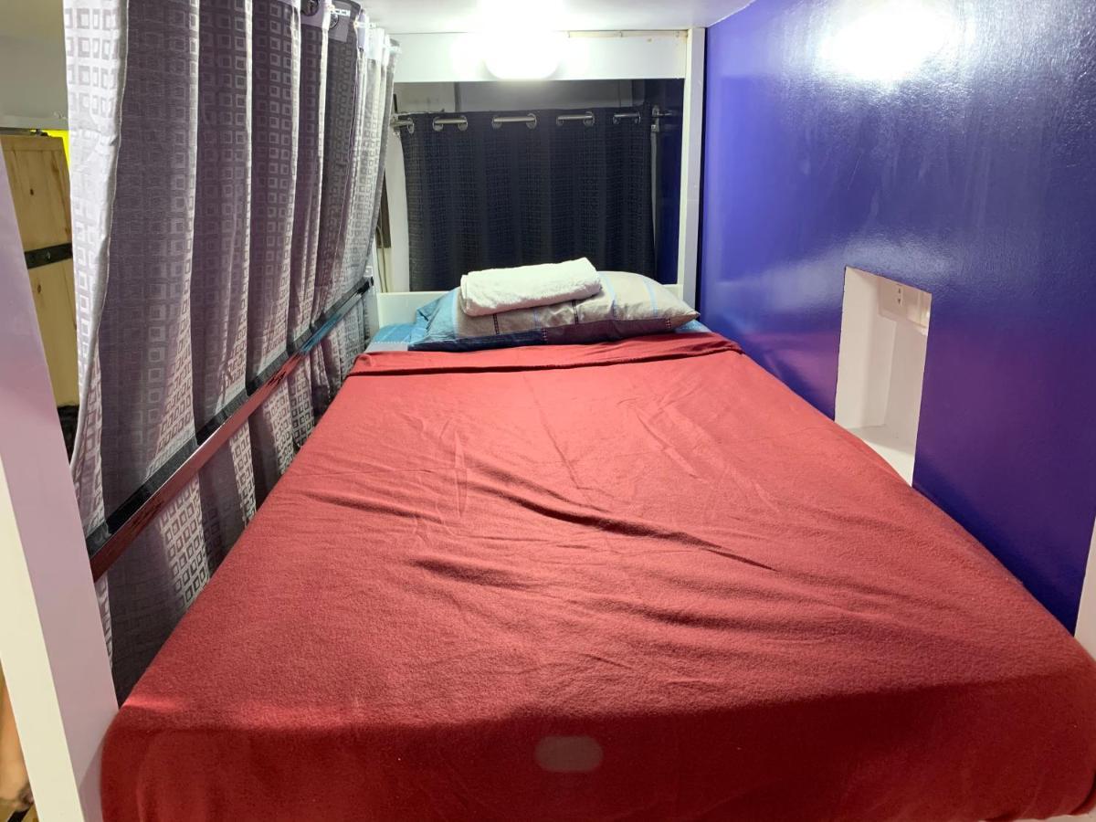 Beinte Singko de Marso Apartments Candon Exterior foto