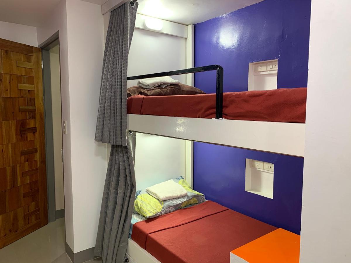 Beinte Singko de Marso Apartments Candon Exterior foto